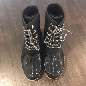 New Sporto Duck Boots Black Size 8, Lined faux fur